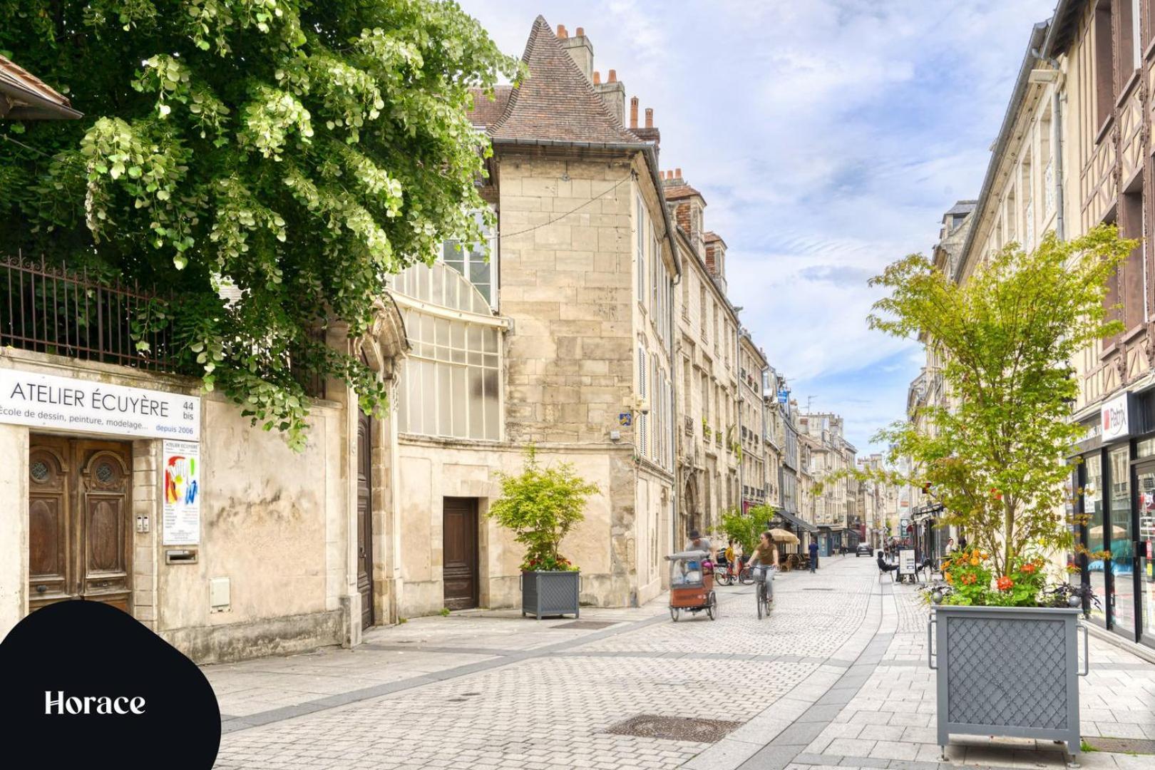 Apartment Le - Parking And Comfort In The Centre Caen
