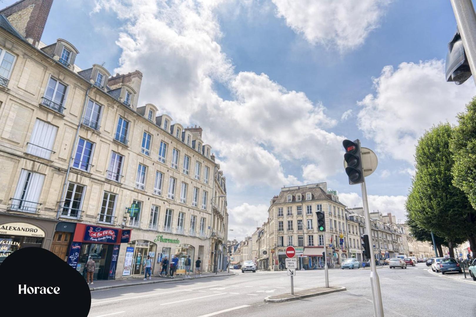 Apartment Le - Parking And Comfort In The Centre Caen